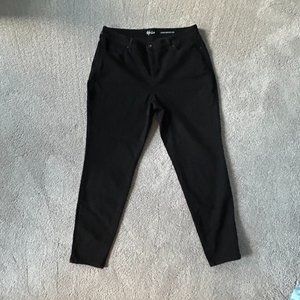 Style & Co. Black Curvy Skinny Leg Jeans -size 16